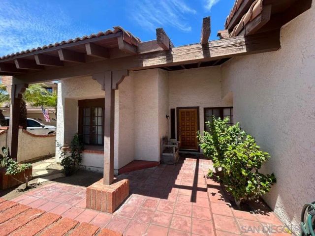 12592 Heatherfield Ln, San Diego, CA 92128