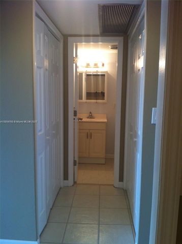 401 Golden Isles Dr 810, Hallandale Beach, FL 33009