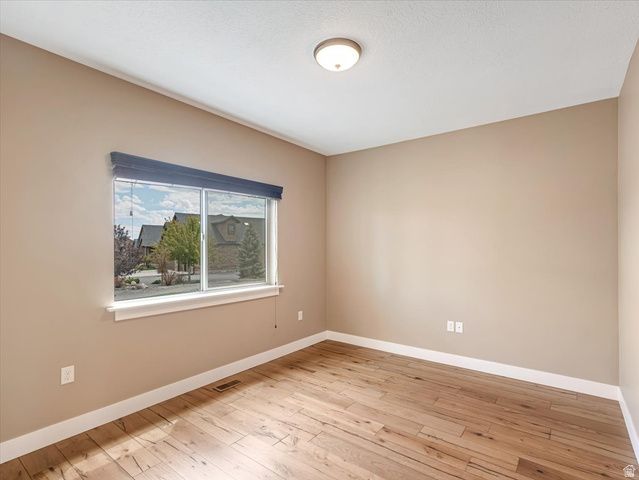 1627 E LAKEVIEW LN, Eagle Mountain, UT 84005