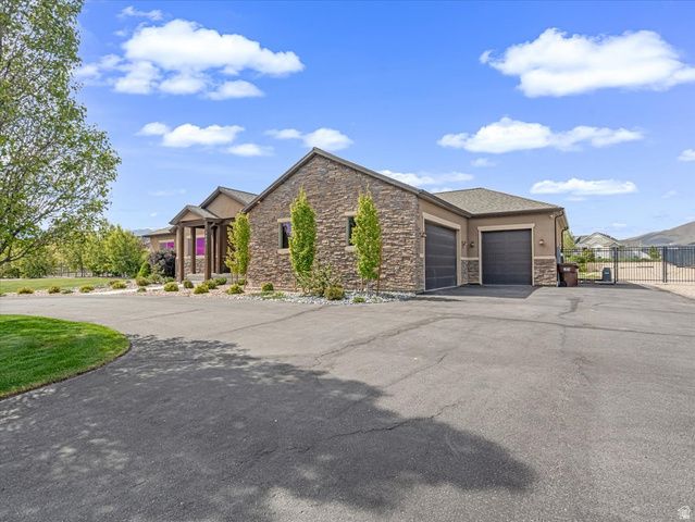 1627 E LAKEVIEW LN, Eagle Mountain, UT 84005