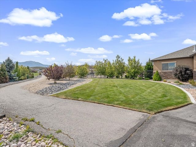 1627 E LAKEVIEW LN, Eagle Mountain, UT 84005