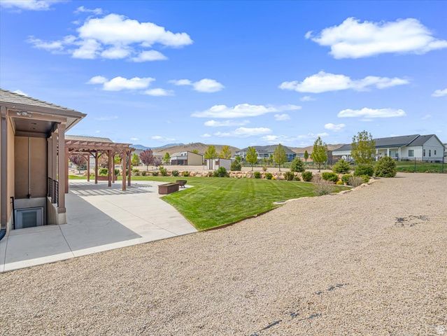 1627 E LAKEVIEW LN, Eagle Mountain, UT 84005
