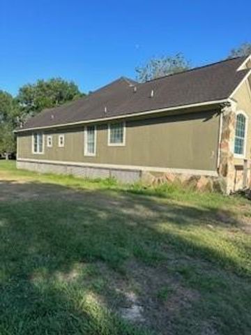 7207 County Road 194, Alvin, TX 77511