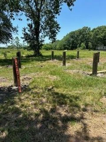 7207 County Road 194, Alvin, TX 77511