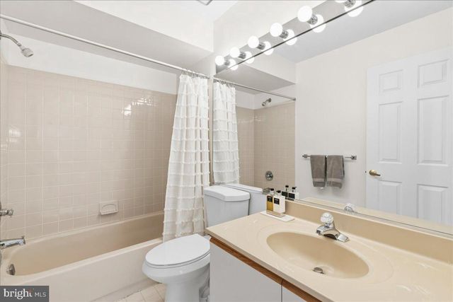 57 W COUNTRYSIDE DRIVE DR, Princeton, NJ 08540