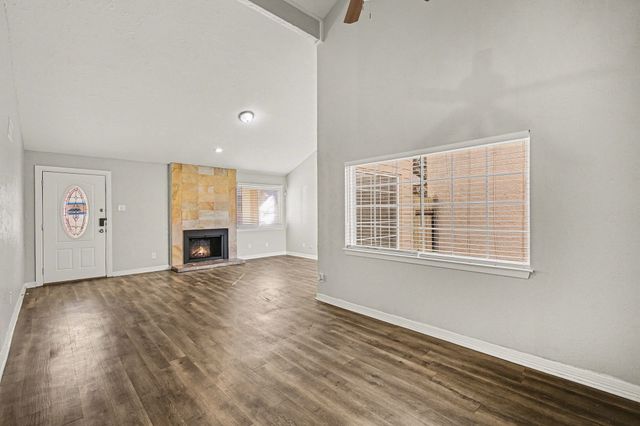 1606 Hawthorne Drive, Arlington, TX 76012