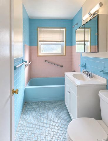 6711 150 Street 362A, Flushing, NY 11367
