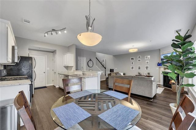 254 Regent Square, Woodstock, GA 30188