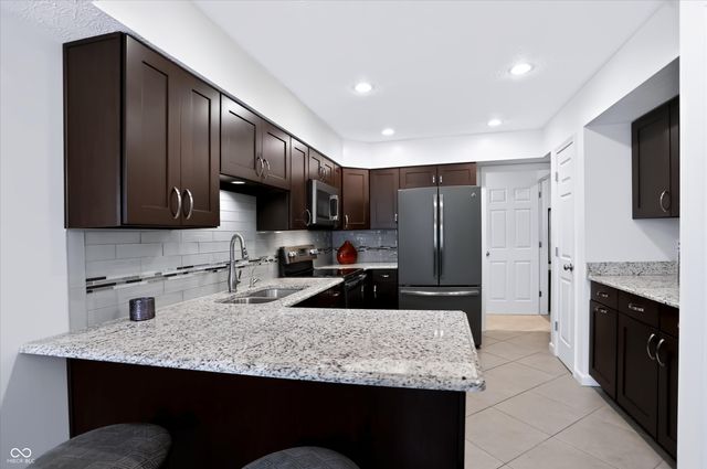 748 Cottage Lane, Greenwood, IN 46143