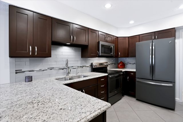 748 Cottage Lane, Greenwood, IN 46143