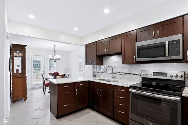 748 Cottage Lane, Greenwood, IN 46143