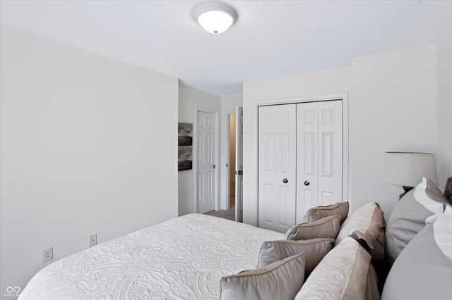 748 Cottage Lane, Greenwood, IN 46143