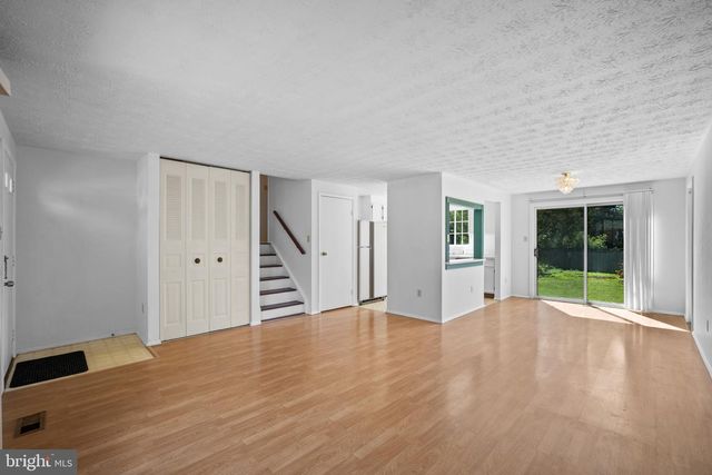 9715 WATER OAK DR, Fairfax, VA 22031