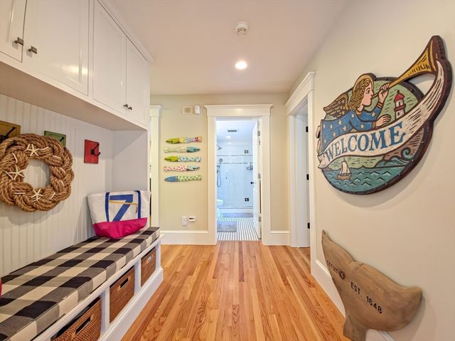 552 Main St, Barnstable, MA 02635