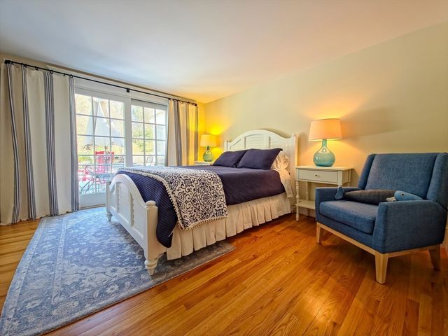 552 Main St, Barnstable, MA 02635