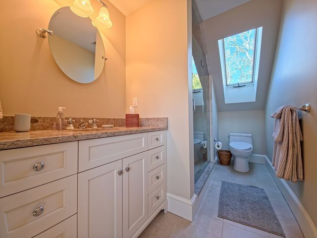 552 Main St, Barnstable, MA 02635