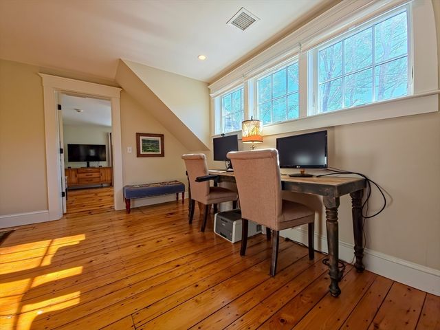 552 Main St, Barnstable, MA 02635