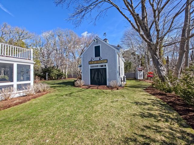 552 Main St, Barnstable, MA 02635