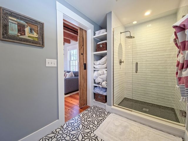 552 Main St, Barnstable, MA 02635