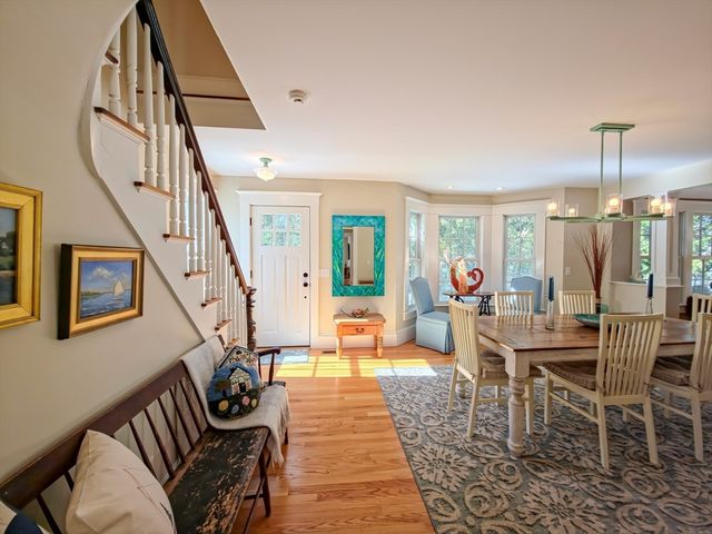 552 Main St, Barnstable, MA 02635