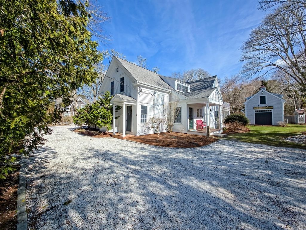 552 Main St, Barnstable, MA 02635