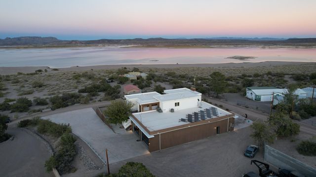 300 CATFISH Road, Elephant Butte, NM 87935