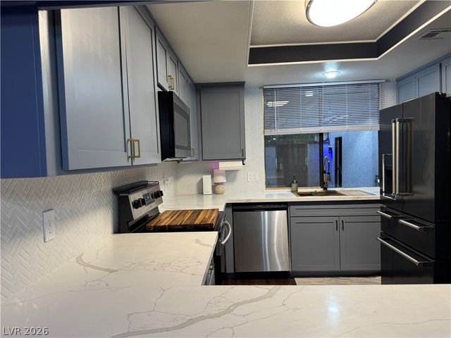 2477 Vallarta Circle, Las Vegas, NV 89121