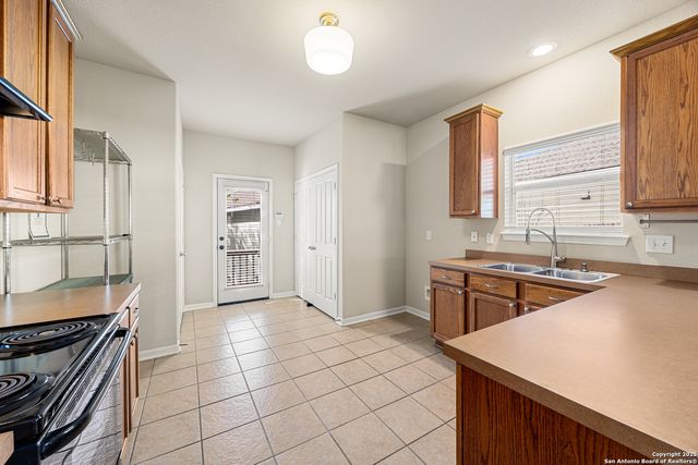 9030 Gull Lake, San Antonio, TX 78245