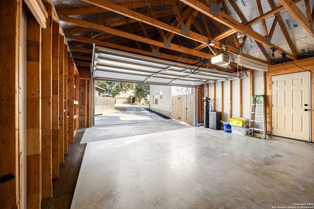 9030 Gull Lake, San Antonio, TX 78245