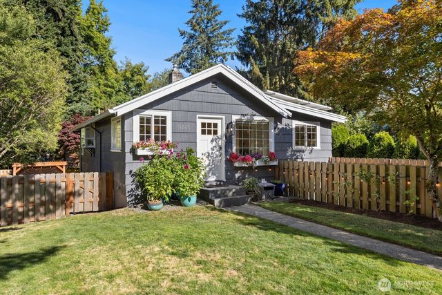 3226 48th Avenue SW, Seattle, WA 98116