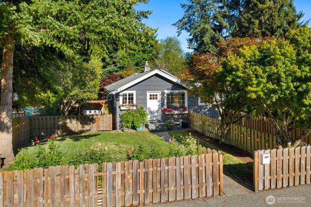3226 48th Avenue SW, Seattle, WA 98116