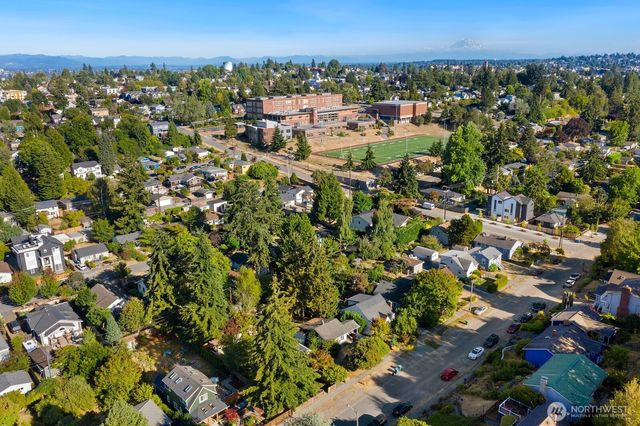 3226 48th Avenue SW, Seattle, WA 98116