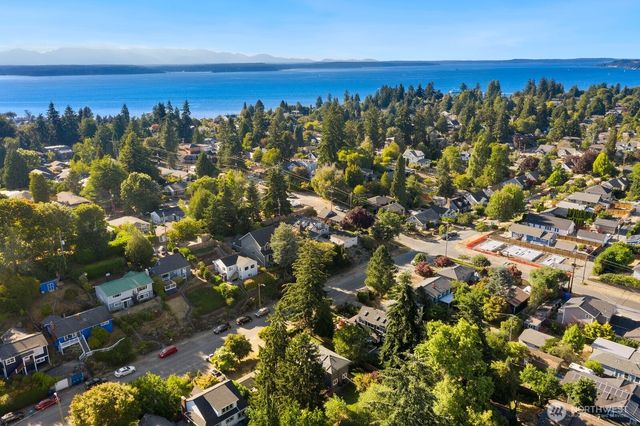 3226 48th Avenue SW, Seattle, WA 98116