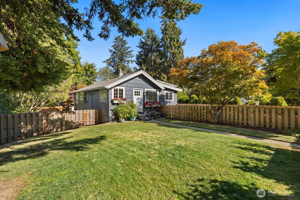 3226 48th Avenue SW, Seattle, WA 98116