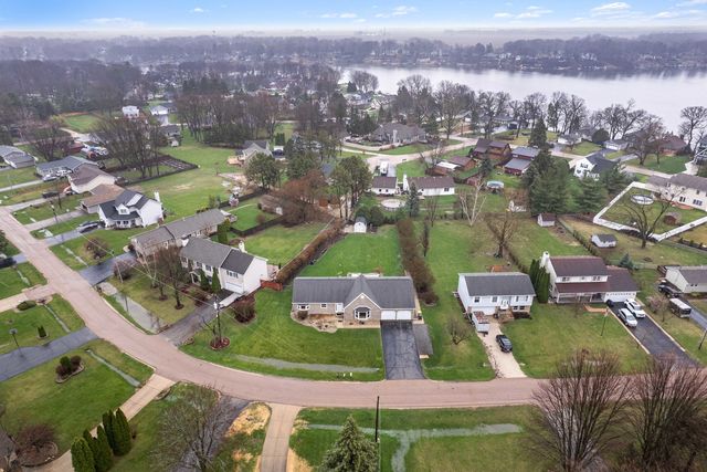 537 Erma Drive, Lake Holiday, IL 60552