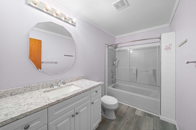 537 Erma Drive, Lake Holiday, IL 60552