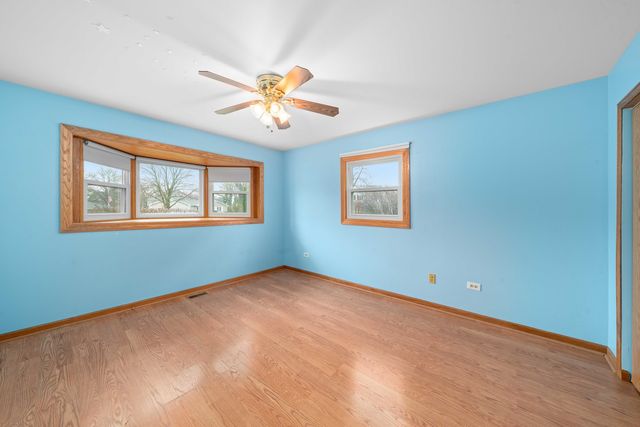 537 Erma Drive, Lake Holiday, IL 60552