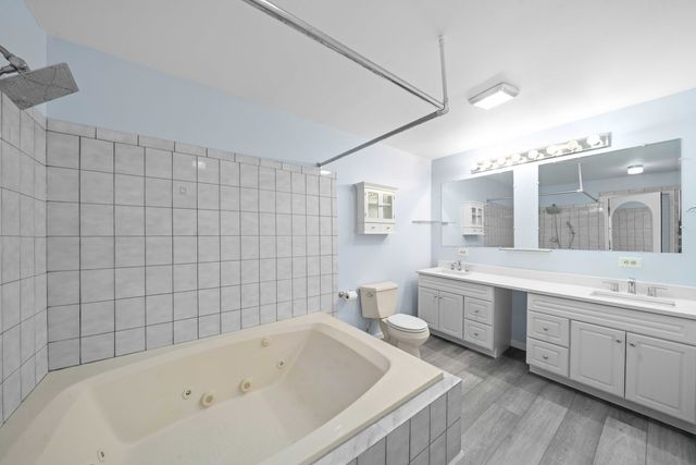 537 Erma Drive, Lake Holiday, IL 60552