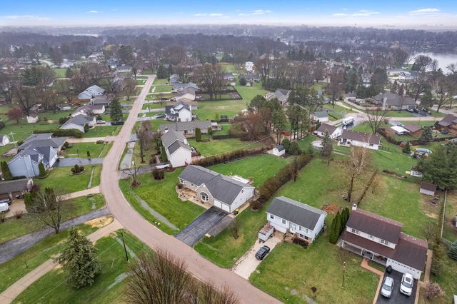 537 Erma Drive, Lake Holiday, IL 60552