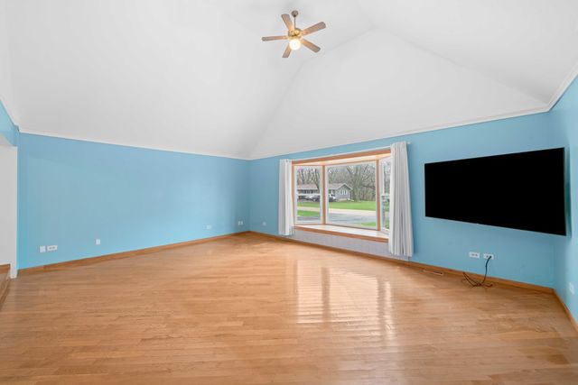 537 Erma Drive, Lake Holiday, IL 60552