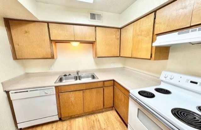 1115 N Austin Street, Denton, TX 76201