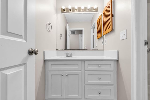 5066 Ivywild Avenue, Hilliard, OH 43026