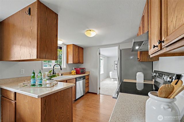18852 SE 244th Place, Covington, WA 98042