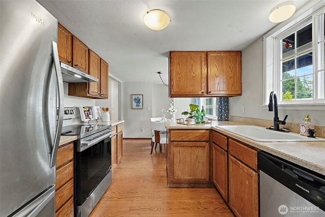 18852 SE 244th Place, Covington, WA 98042