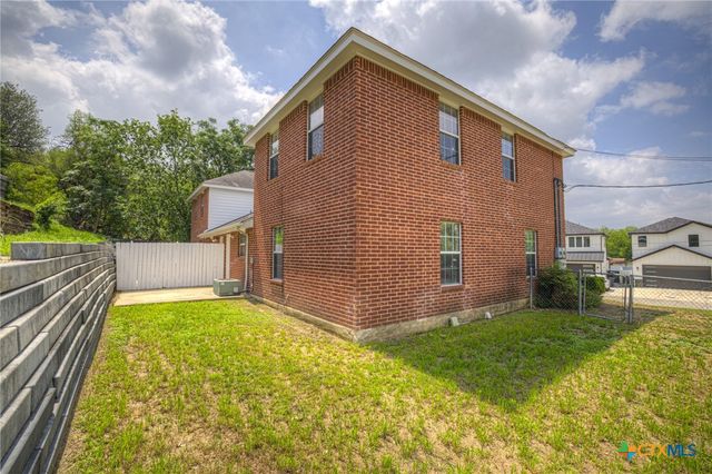 723 Woodcrest Circle, New Braunfels, TX 78130
