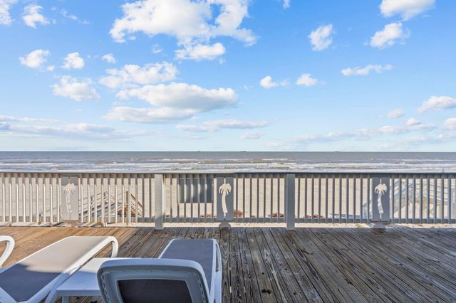 103 W Palm Street, Surfside Beach, TX 77541