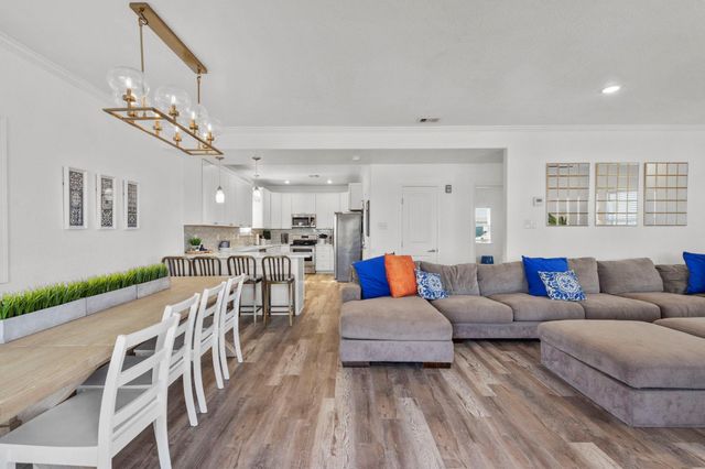 103 W Palm Street, Surfside Beach, TX 77541