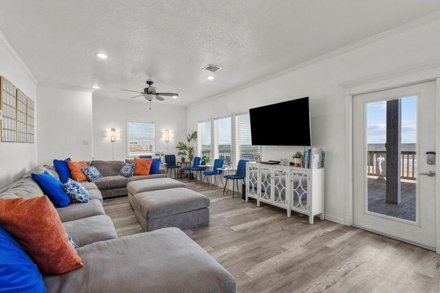 103 W Palm Street, Surfside Beach, TX 77541