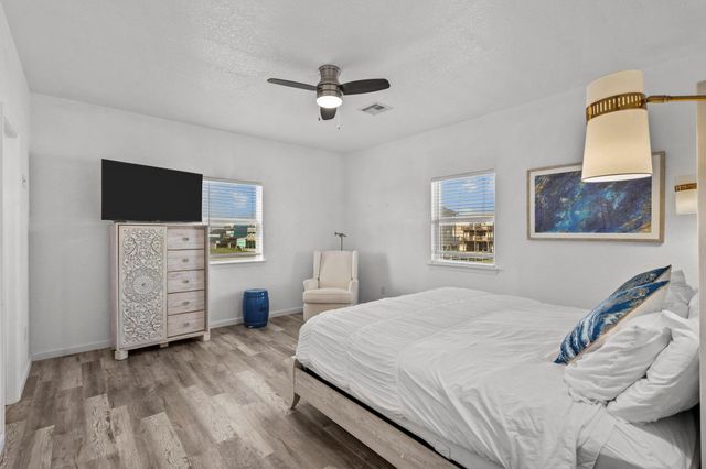 103 W Palm Street, Surfside Beach, TX 77541