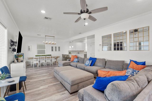 103 W Palm Street, Surfside Beach, TX 77541